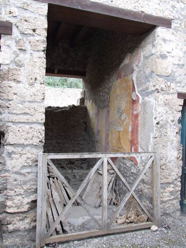 I.11.6 Pompeii. March 2009. Interior of entrance fauces, looking north from atrium.