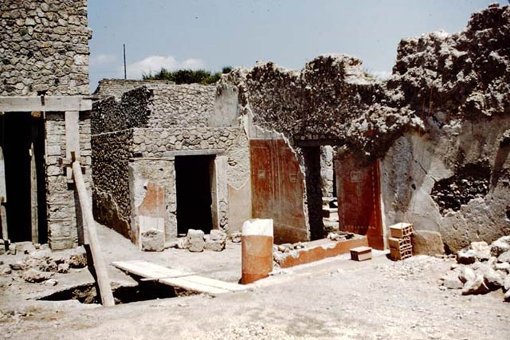 I.12.2 and I.12.1 Pompeii. 1961. Looking north from garden area towards east wall of portico and doorway to room 11, on right. Photo by Stanley A. Jashemski.
Source: The Wilhelmina and Stanley A. Jashemski archive in the University of Maryland Library, Special Collections (See collection page) and made available under the Creative Commons Attribution-Non Commercial License v.4. See Licence and use details.
J61f0245
