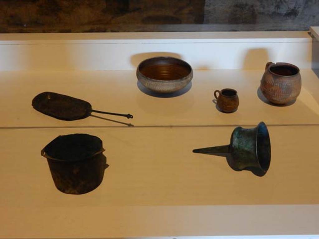 I.14.12, Pompeii. May 2018. Room 13, display items. Photo courtesy of Buzz Ferebee