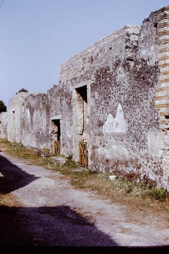 I.15.3 Pompeii. 1972. Entrance on Via di Castricio, looking east.  Photo by Stanley A. Jashemski. 
Source: The Wilhelmina and Stanley A. Jashemski archive in the University of Maryland Library, Special Collections (See collection page) and made available under the Creative Commons Attribution-Non Commercial License v.4. See Licence and use details. J72f0504
