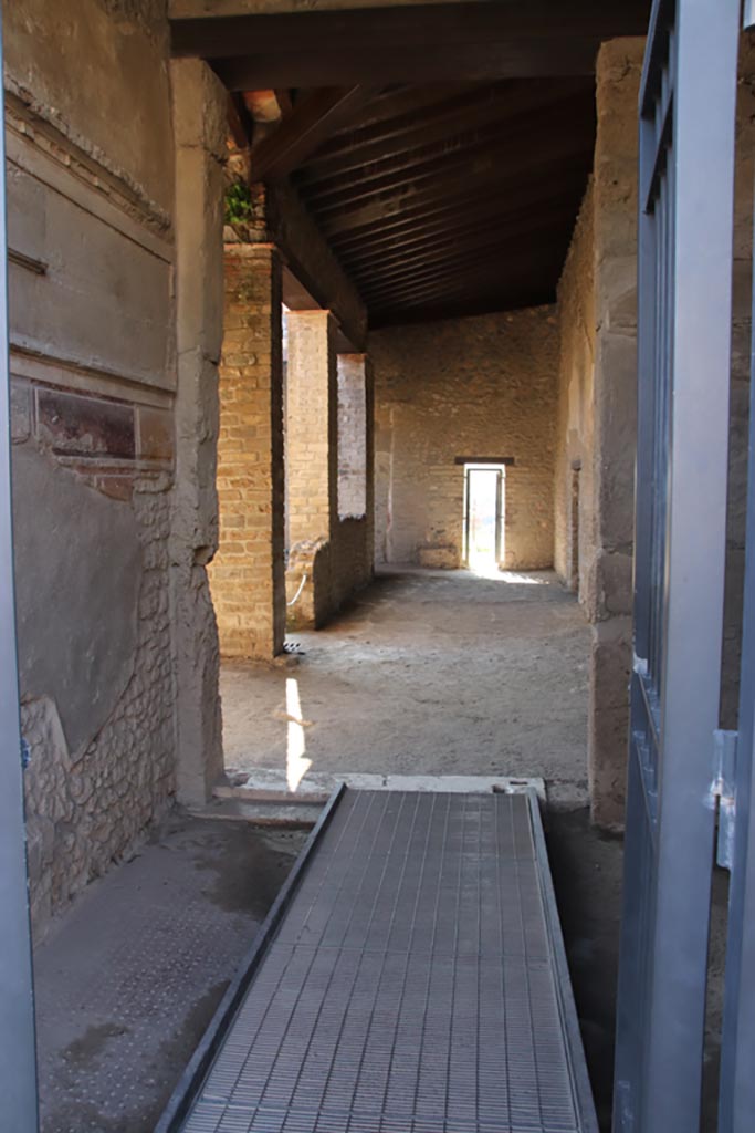 I.15.3 Pompeii. October 2022. 
Looking south from entrance doorway. Photo courtesy of Klaus Heese.

