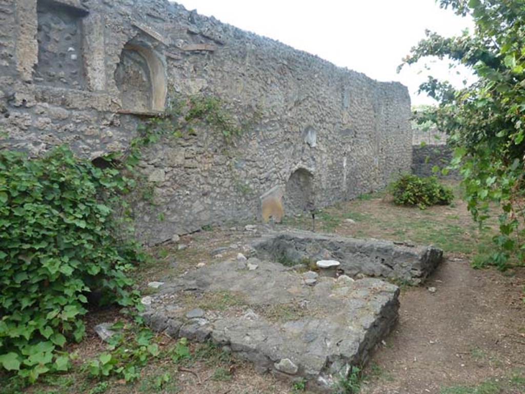 I.21.3 Pompeii. September 2015. Looking towards triclinium against west wall.