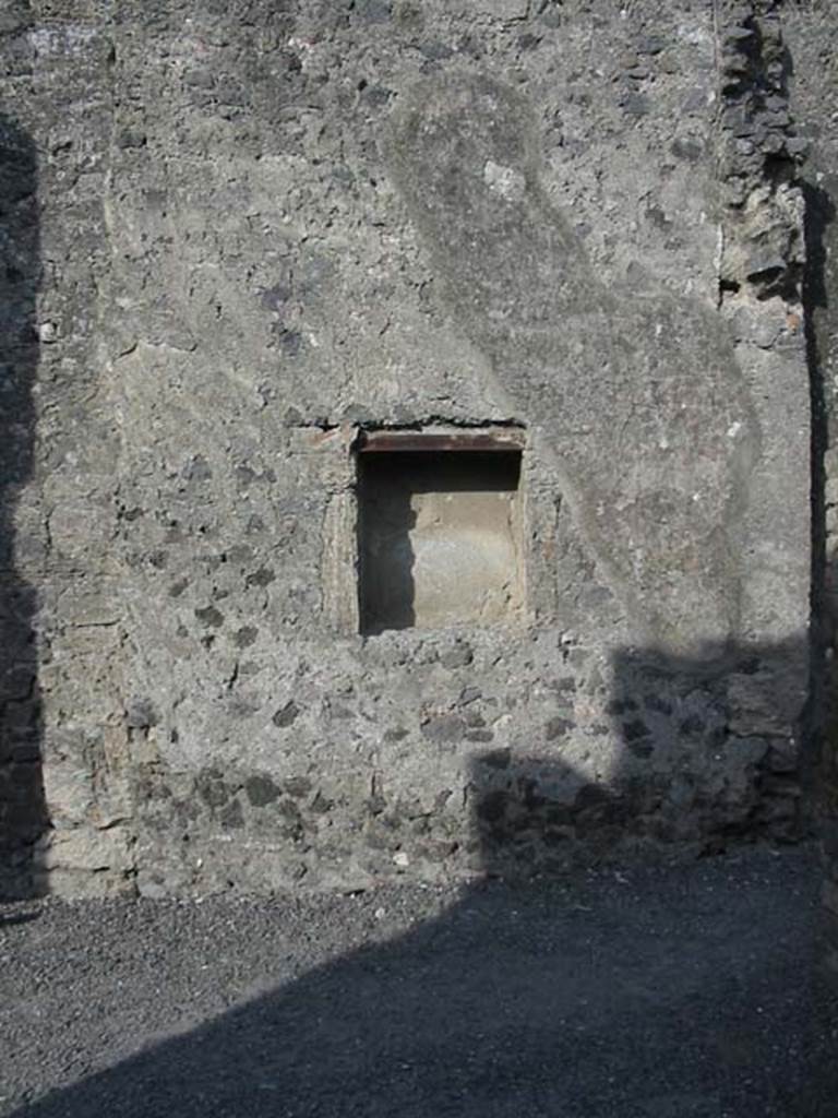 II.2.1 Pompeii. May 2003. Looking towards east wall with niche. Photo courtesy of Nicolas Monteix.