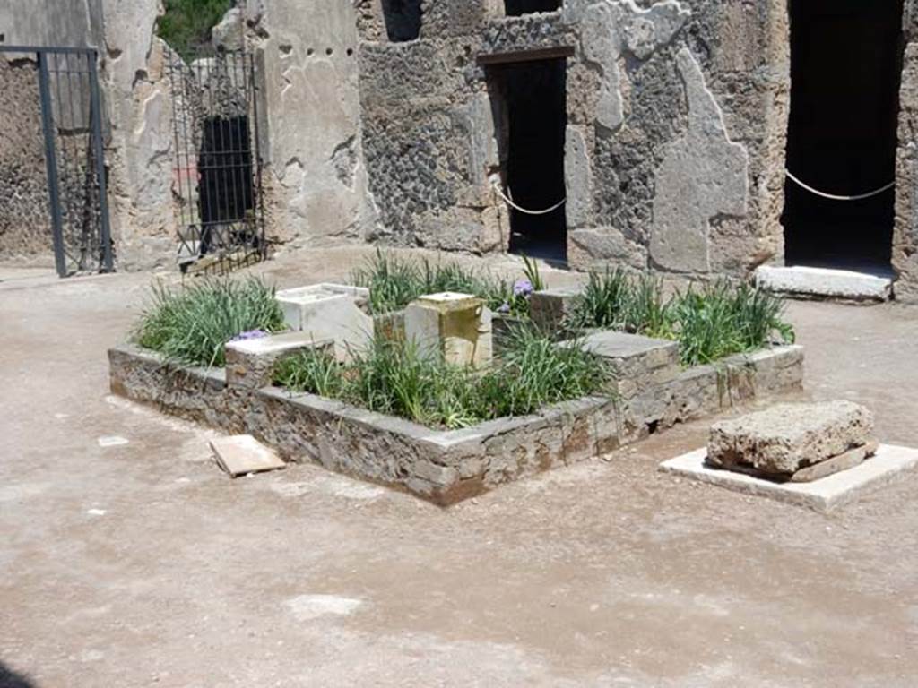 II.2.2 Pompeii. May 2016. Room 2, looking north-east across atrium towards impluvium with working fountain.
Photo courtesy of Buzz Ferebee.


