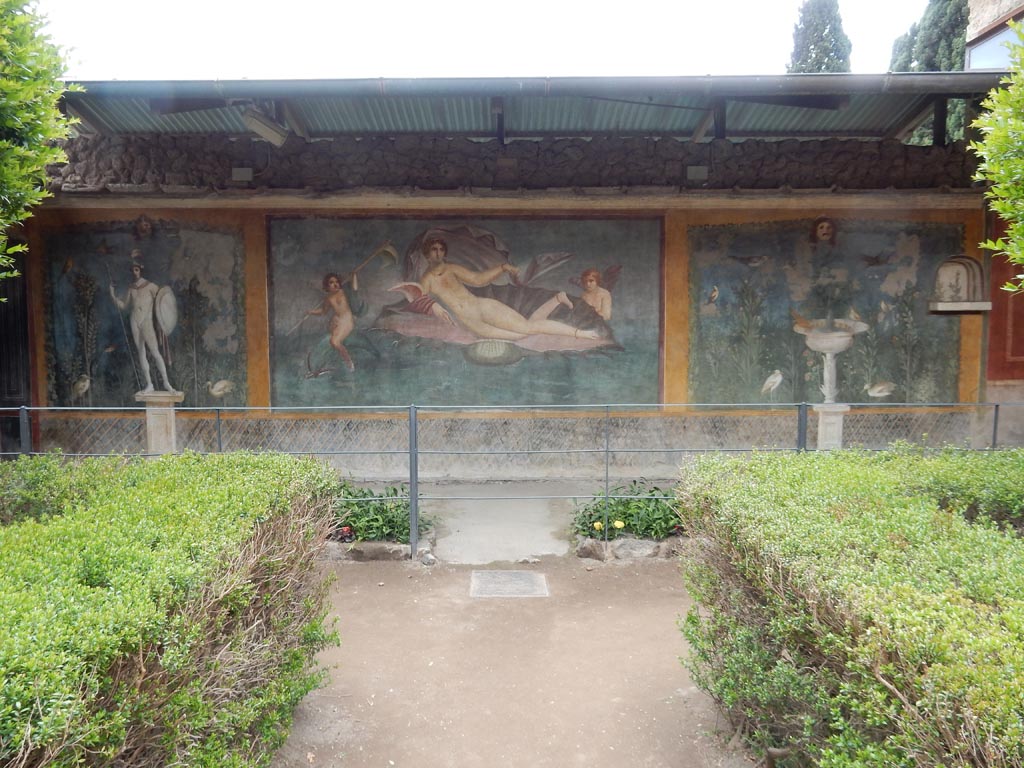 II.3.3 Pompeii. May 2016. Room 11, looking towards painted south wall in garden. Photo courtesy of Buzz Ferebee.