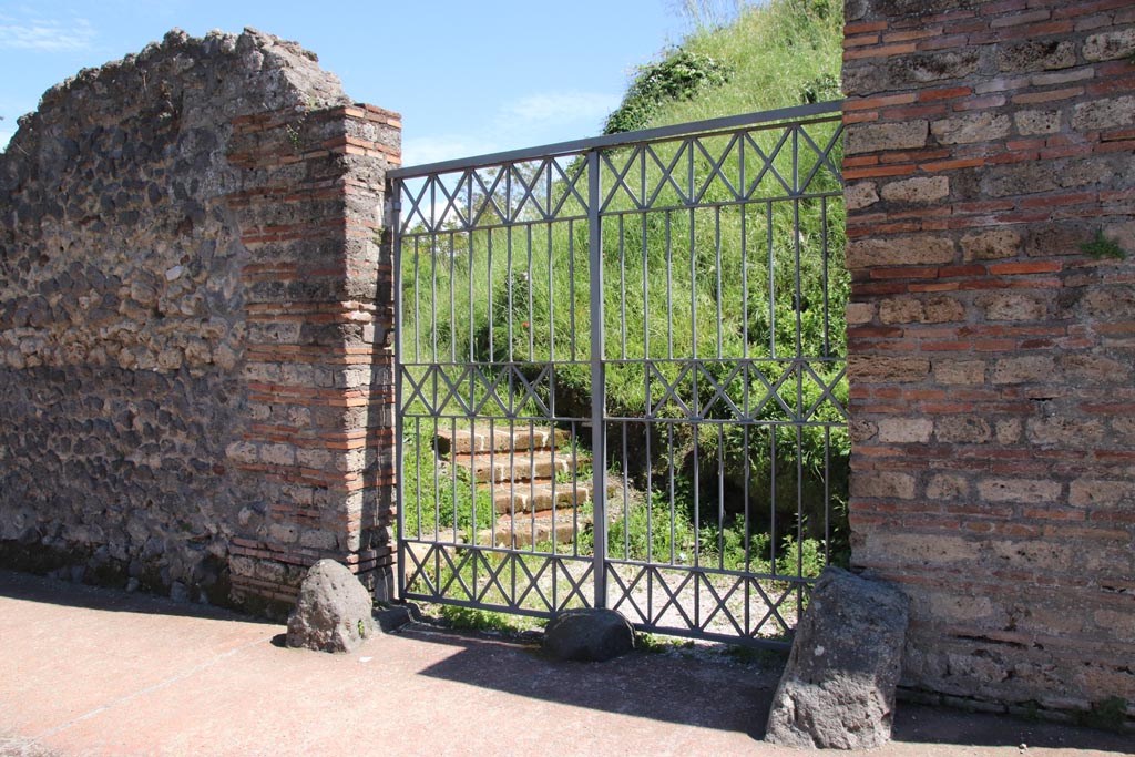 II.5.3 Pompeii. May 2024. Looking south to entrance doorway. Photo courtesy of Klaus Heese.