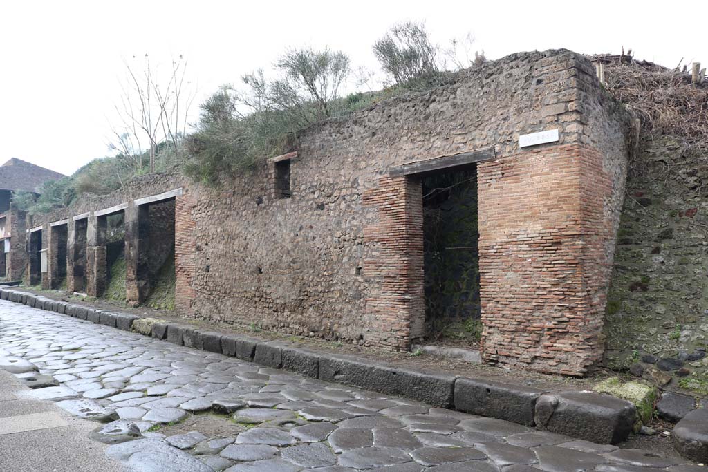 III.1.6 Pompeii. December 2018. Entrance doorway on north side of Via dellAbbondanza, on right. Photo courtesy of Aude Durand.
