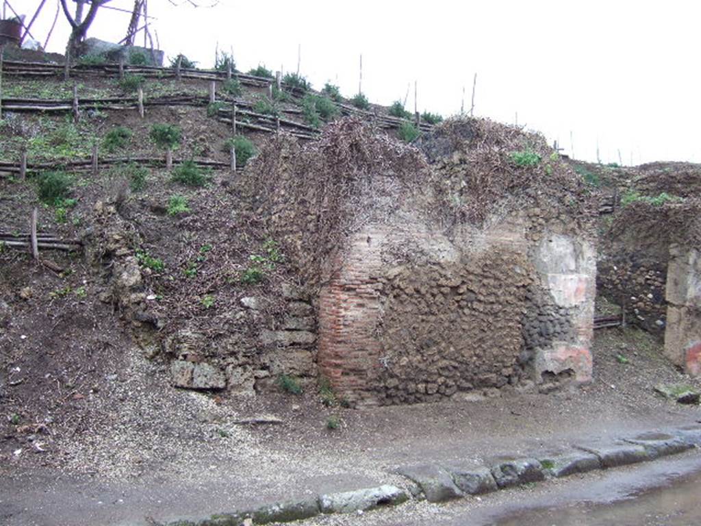 III.6.4 Pompeii. December 2005. Entrance doorway, blocked.         III.6.5.