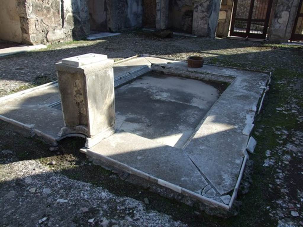 V.1.7 Pompeii. December 2007. Room 1, atrium, looking south-east across marble impluvium, from between rooms 7 and 8.