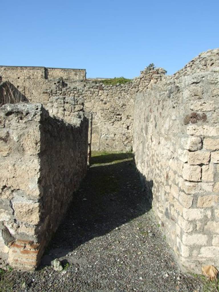 V.2.7 Pompeii. December 2007. Room 6, corridor on east side of tablinum.