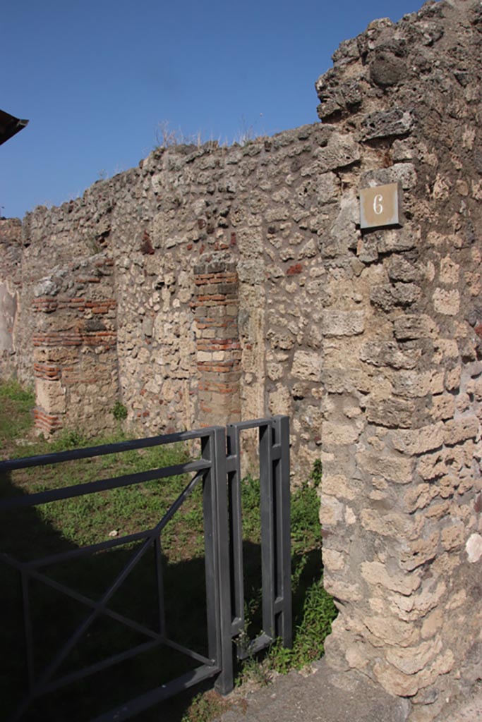 V.3.6 Pompeii. October 2023. Looking east from entrance doorway. Photo courtesy of Klaus Heese.