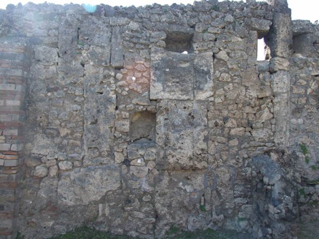 V.3.6 Pompeii. March 2009. Shop room, West wall and  arched Niche.