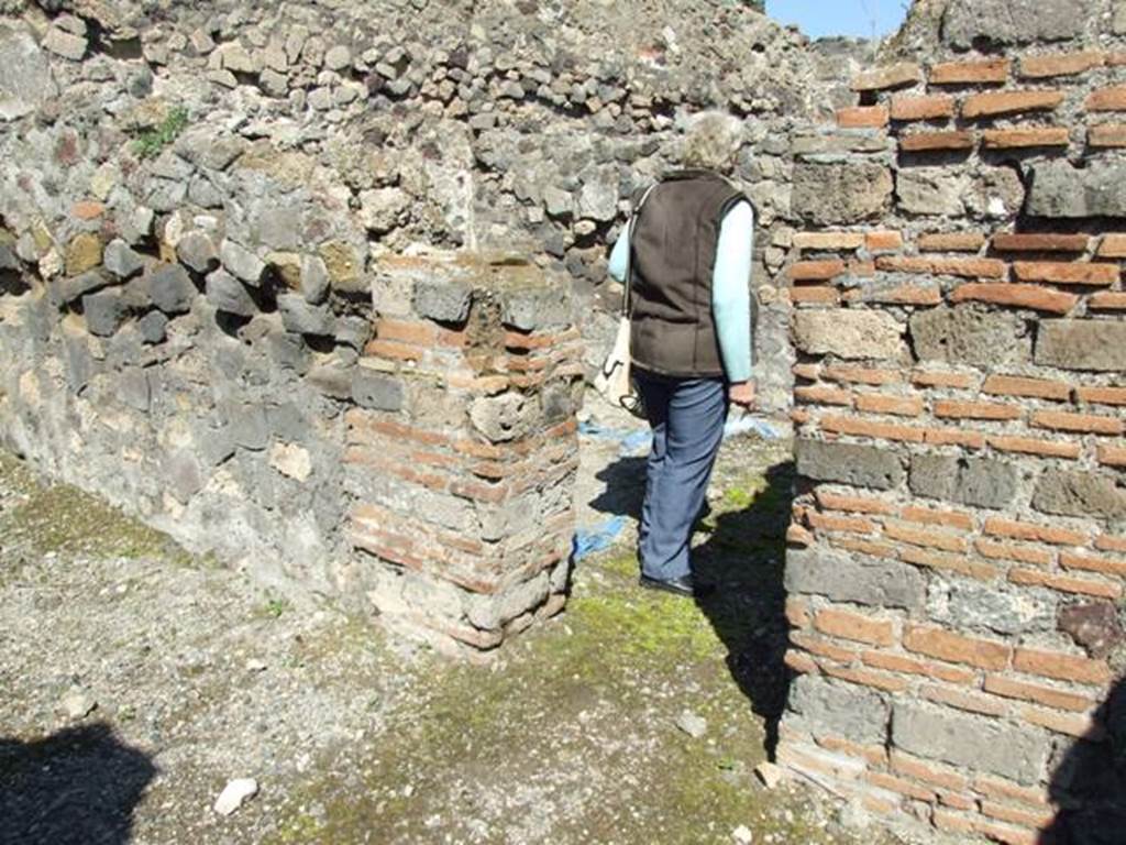 VI.1.2 Pompeii. March 2009. Doorway to third room on north side. 