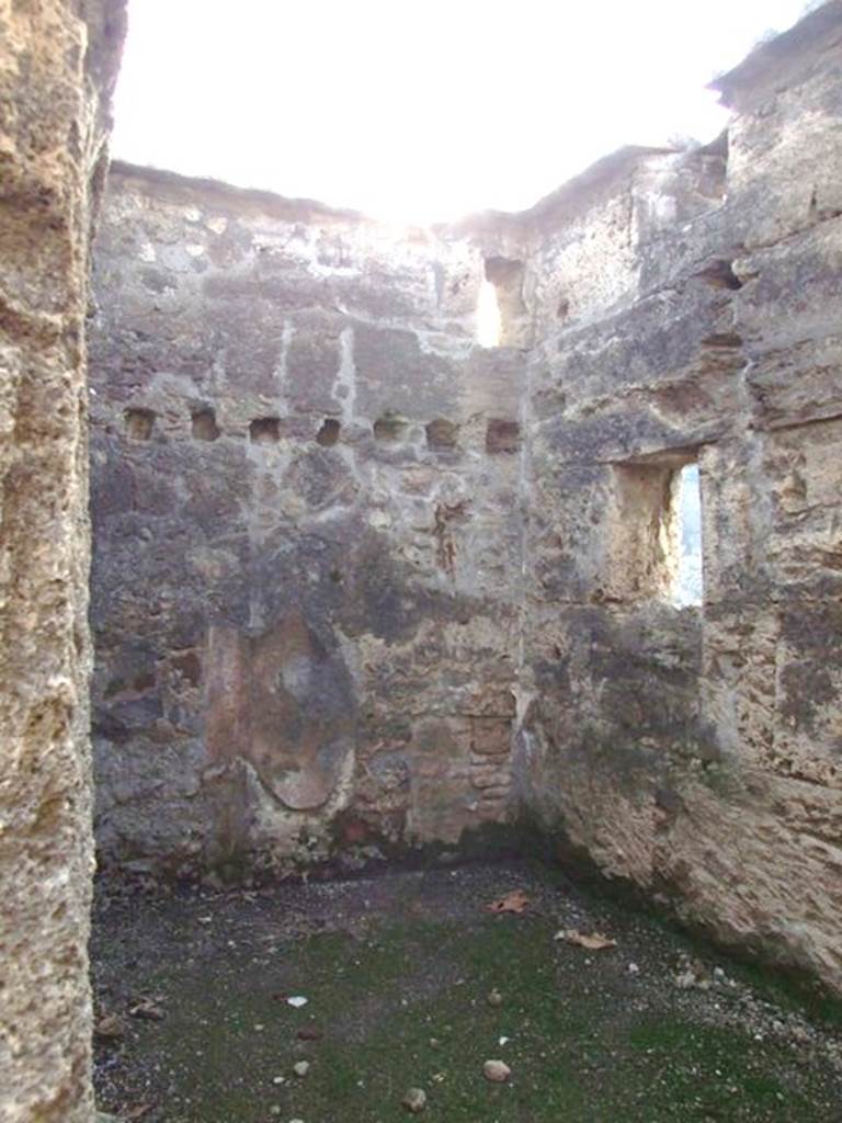 VI.1.10 Pompeii. December 2007. Room 19, south-west corner of room to south of entrance corridor.