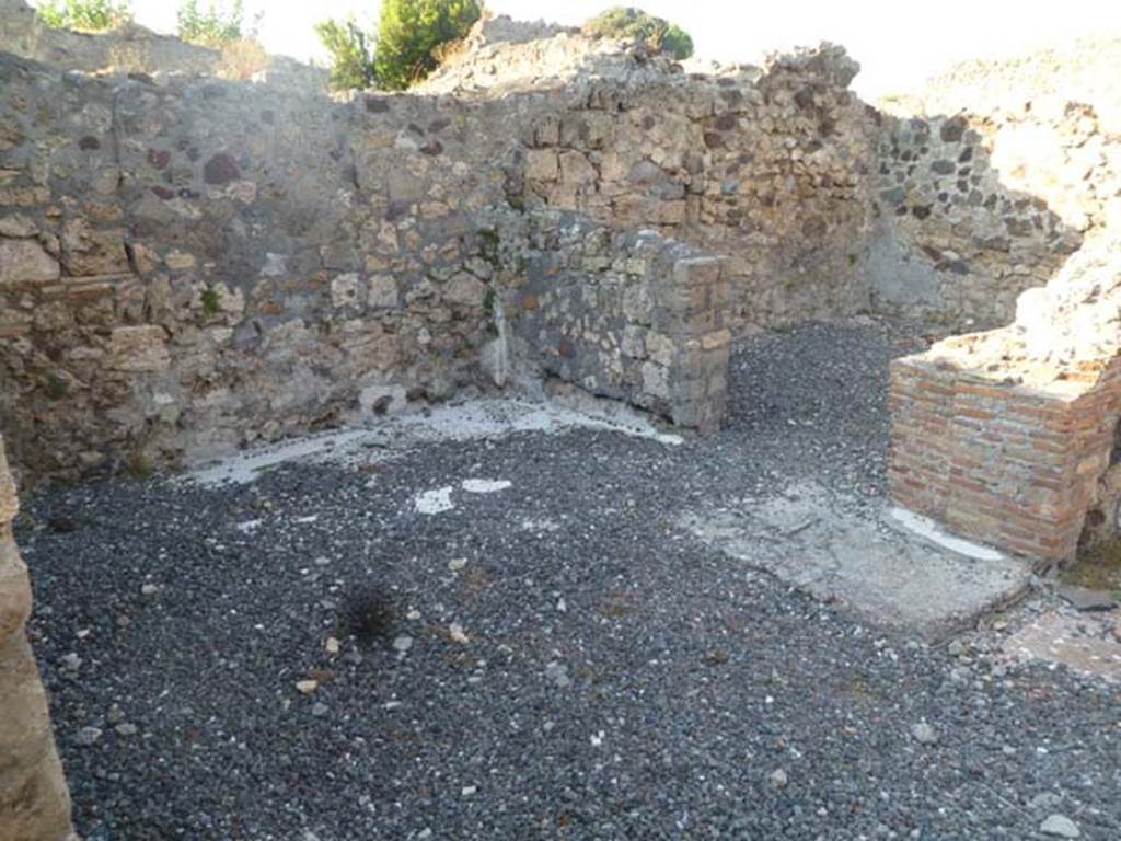 VI.5.10 Pompeii. May 2011. Room 14, with doorway to room 15, looking north-east.