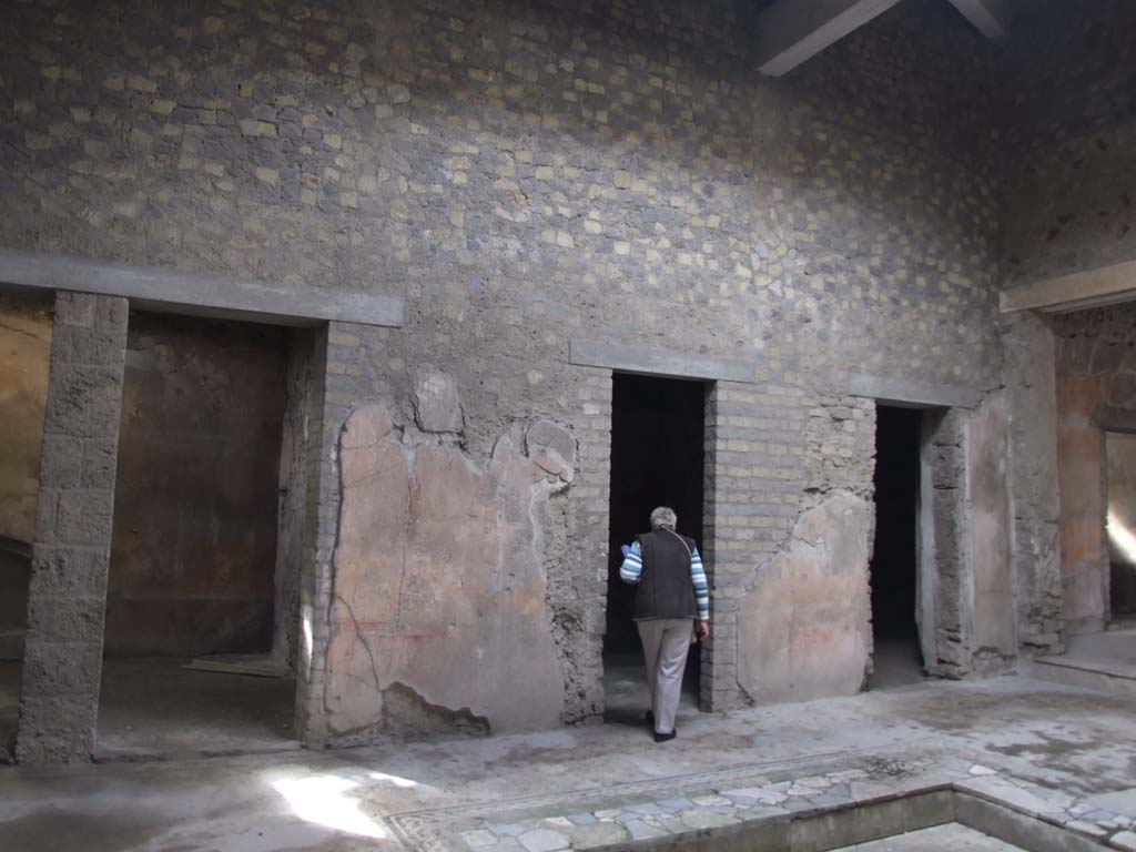 VI.8.5 Pompeii. March 2009. Room 1, west side of atrium. Doorways to rooms 10, 9 and 8.