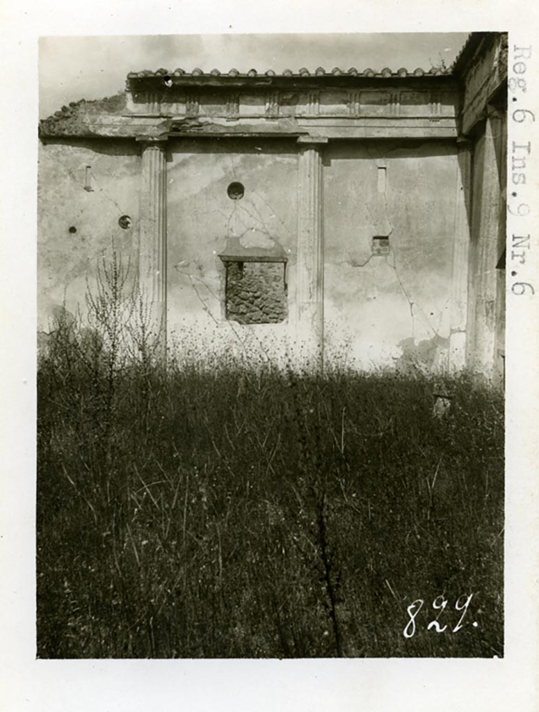 VI.9.6 Pompeii. Pre-1937-39. Room 17, east end of north wall of pseudo-peristyle.
Photo courtesy of American Academy in Rome, Photographic Archive. Warsher collection no. 829.
