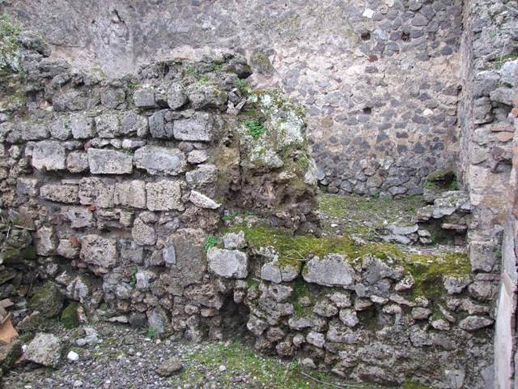 VI.10.14 Pompeii. March 2009. Room 13, west wall with view into kitchen and latrine, from triclinium on west side of entrance.  