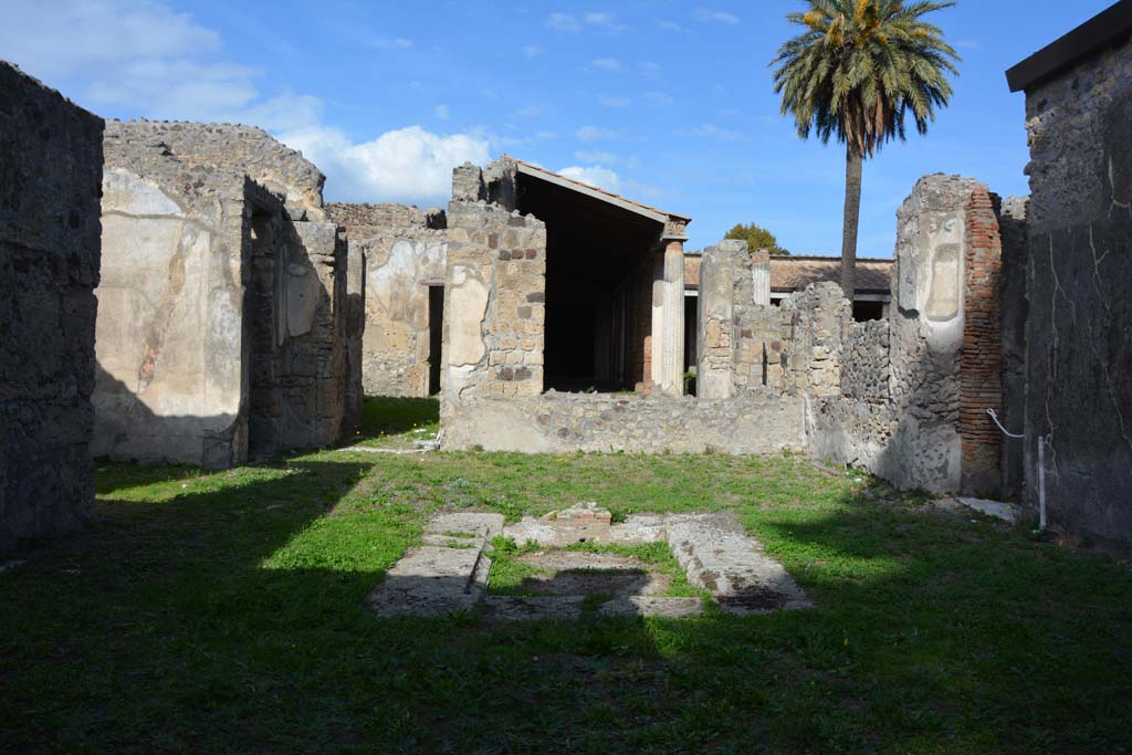 VI.11.9 Pompeii. October 2017. Room 3, looking north across atrium, from entrance.
Foto Annette Haug, ERC Grant 681269 DCOR



