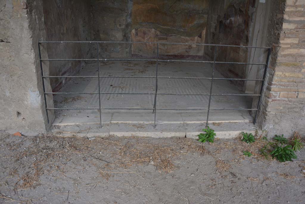 VI.11.10 Pompeii. October 2017. Room 42, looking towards doorway threshold from north portico.
Foto Annette Haug, ERC Grant 681269 DCOR
