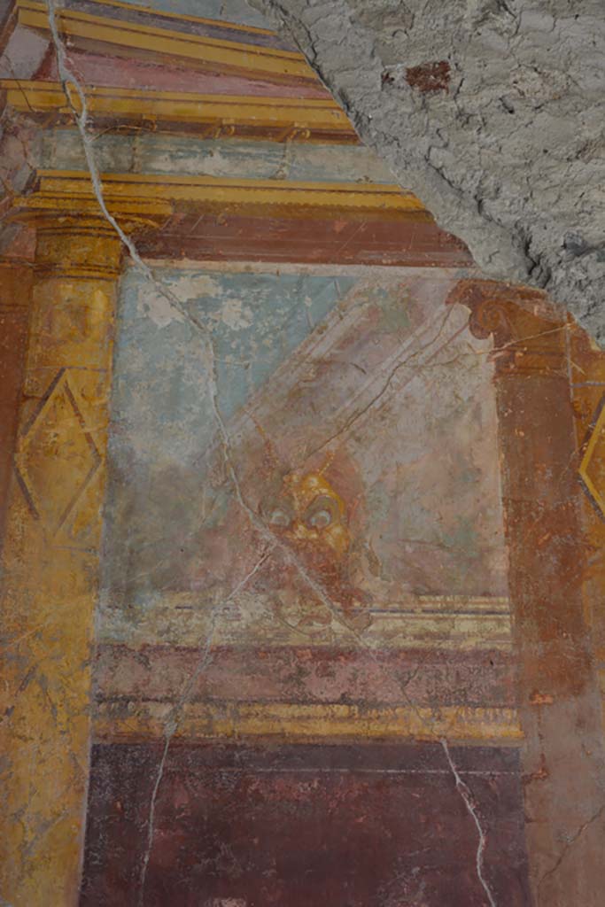 VI.11.10 Pompeii. November 2017. Room 43, painted mask from east wall at south end.
Foto Annette Haug, ERC Grant 681269 DÉCOR
