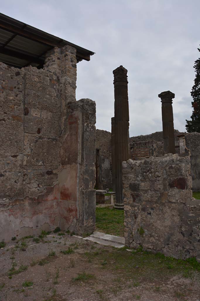 VI.11.10 Pompeii. October 2017. 
Room 35, doorway to atrium in south wall in south-east corner.
Foto Annette Haug, ERC Grant 681269 DCOR
