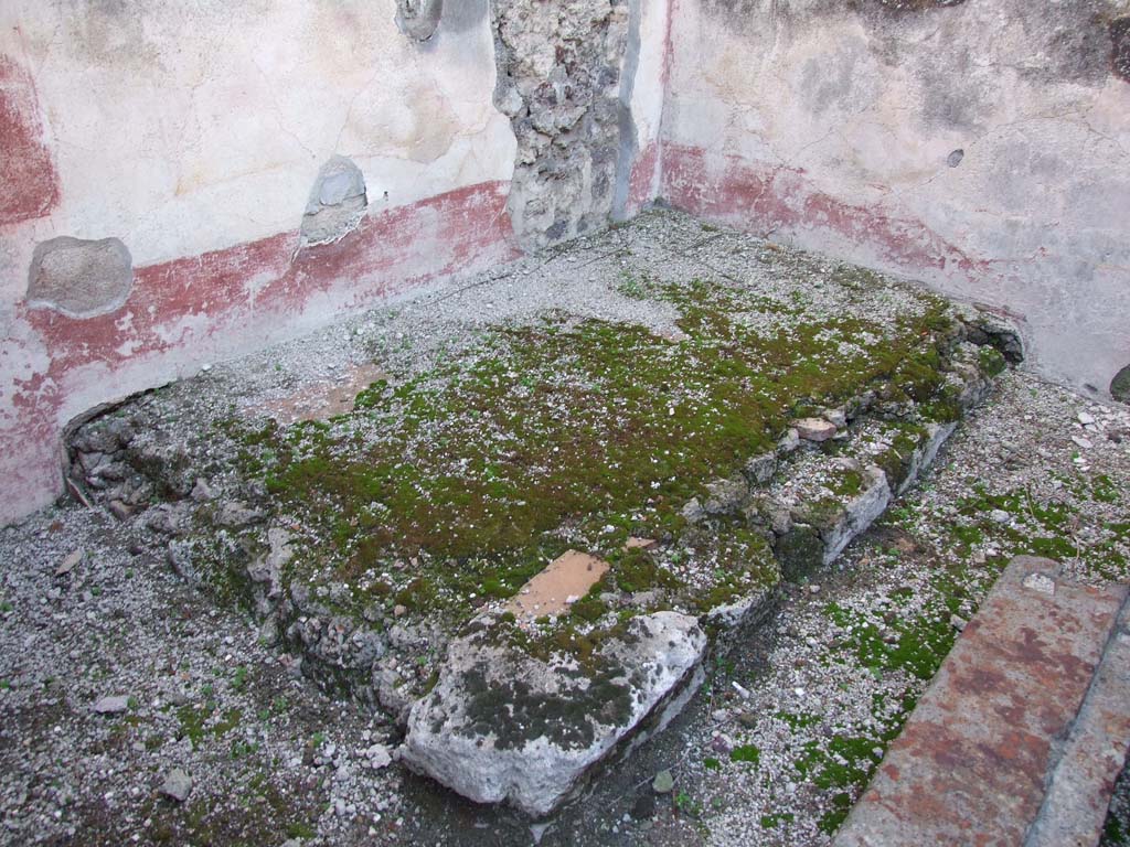 VI.11.10 Pompeii. December 2007. Room 30, looking east.  