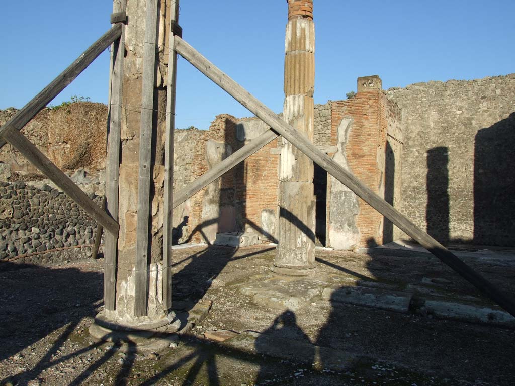 VI.12.5 Pompeii. December 2006. Looking north-east across atrium 7 and impluvium.