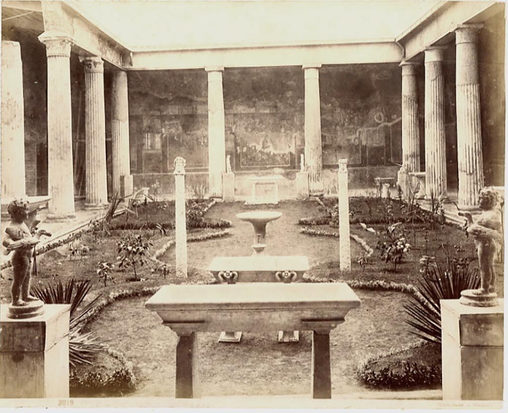 VI.15.1 Pompeii. Looking south across peristyle. 
Photograph No. 3010, by Giorgio Sommer, (1834-1914). Public domain, via Wikimedia Commons
