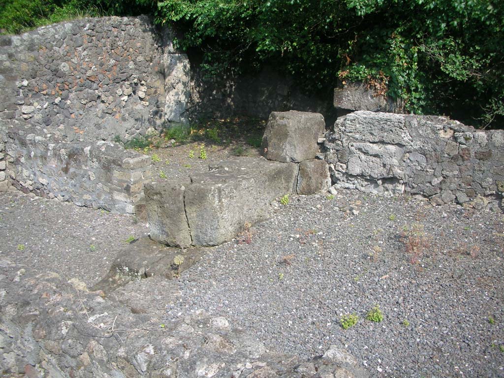 VI.17.4 Pompeii. May 2010. Looking south-east from second room on west side at the rear of bar. Photo courtesy of Ivo van der Graaff.