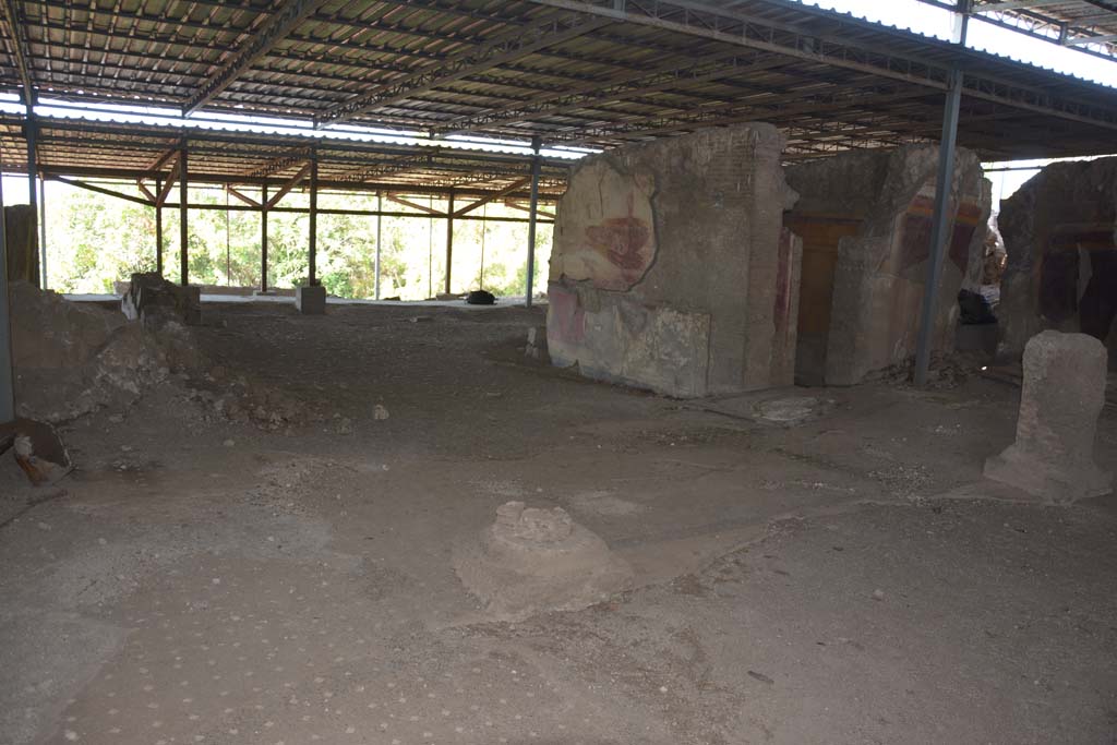 VI.17.41 Pompeii. September 2019. Looking north-west across atrium towards tablinum.
Foto Annette Haug, ERC Grant 681269 DCOR.
