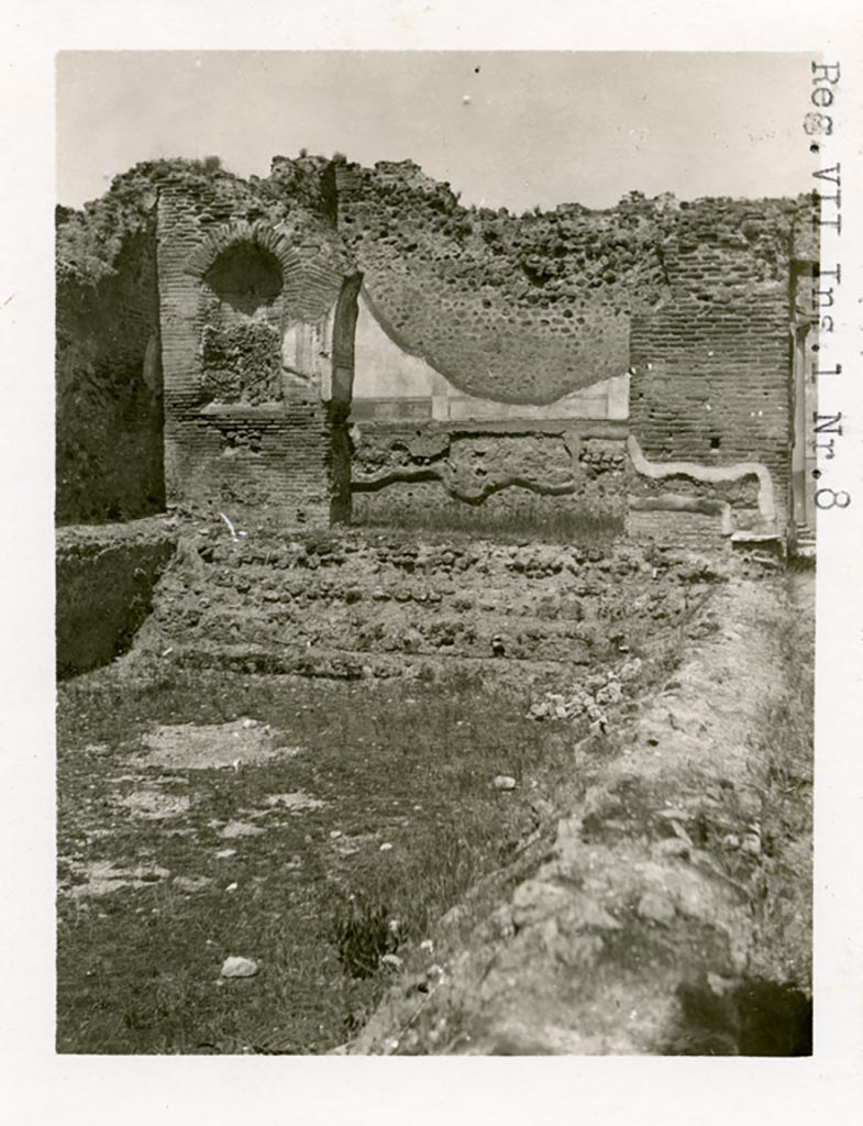 VII.1.8 Pompeii. Pre-1937-39. Looking north across swimming pool D on west side of the gymnasium C.
Photo courtesy of American Academy in Rome, Photographic Archive. Warsher collection no. 1186.
