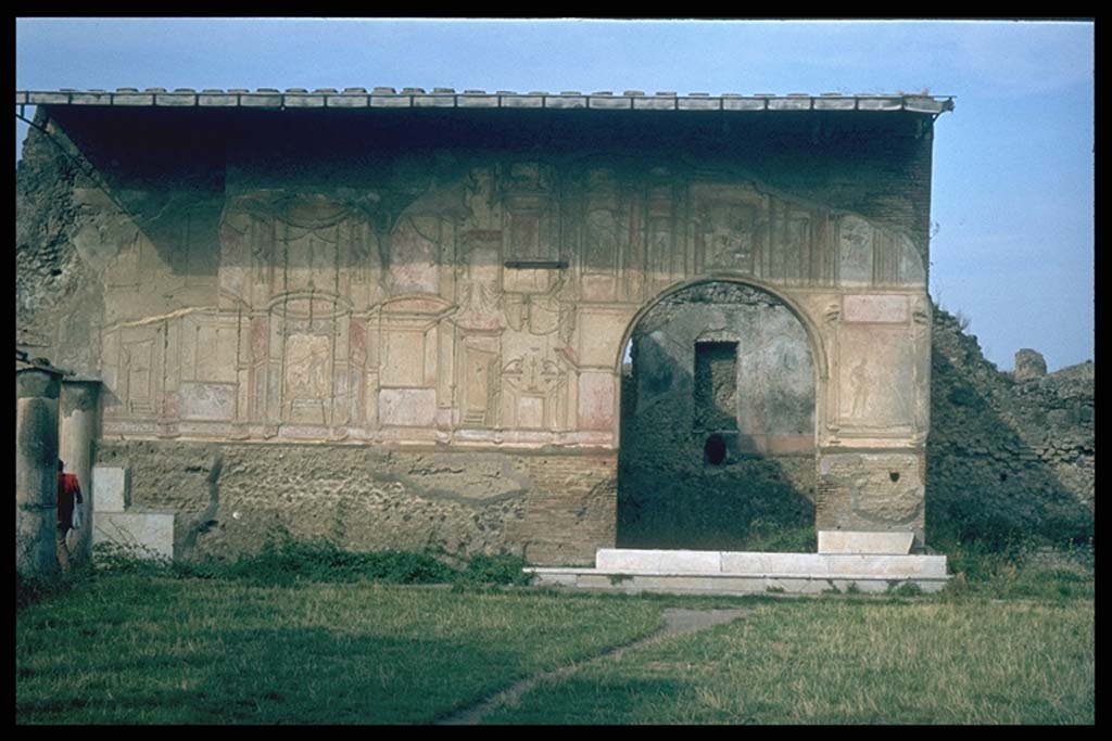 VII.1.8, Pompeii. 4th December 1971. West side of gymnasium of Baths. 
Photo courtesy of Rick Bauer, from Dr George Fay’s slides collection.

