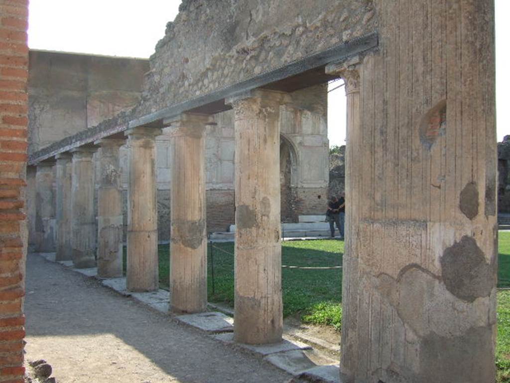 VII.1.8 Pompeii. September 2005. Looking west along south portico B from entrance vestibule A.