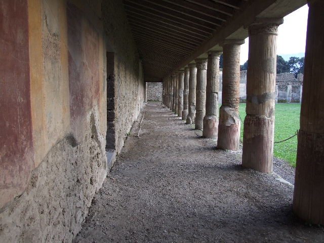 VII.1.8 Pompeii. December 2006. East side of portico B looking south.