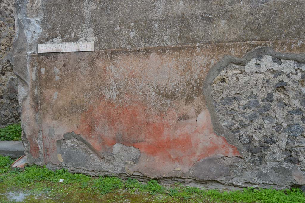 VII.2.16 Pompeii. October 2017. Detail of wall on west side of entrance doorway. 
Foto Taylor Lauritsen, ERC Grant 681269 DCOR.
