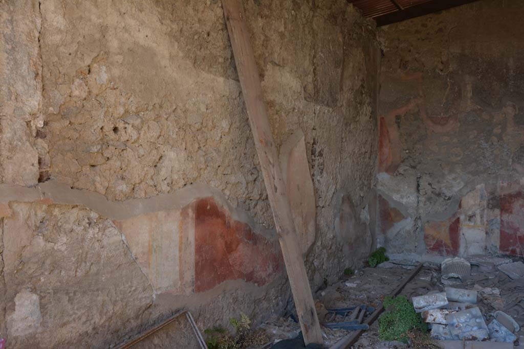 VII.2.16 Pompeii. October 2019. Oecus 3, looking towards west wall.
Foto Annette Haug, ERC Grant 681269 DCOR.

