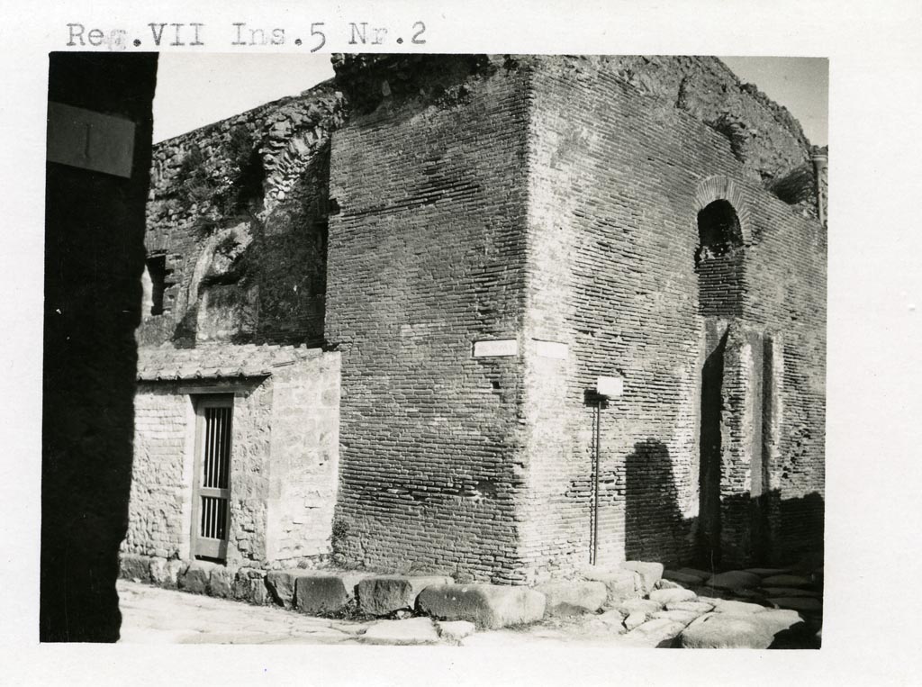 VII.5.8 Pompeii. June 2012. Looking south across Via delle Terme towards entrance doorway. Photo courtesy of Michael Binns.
