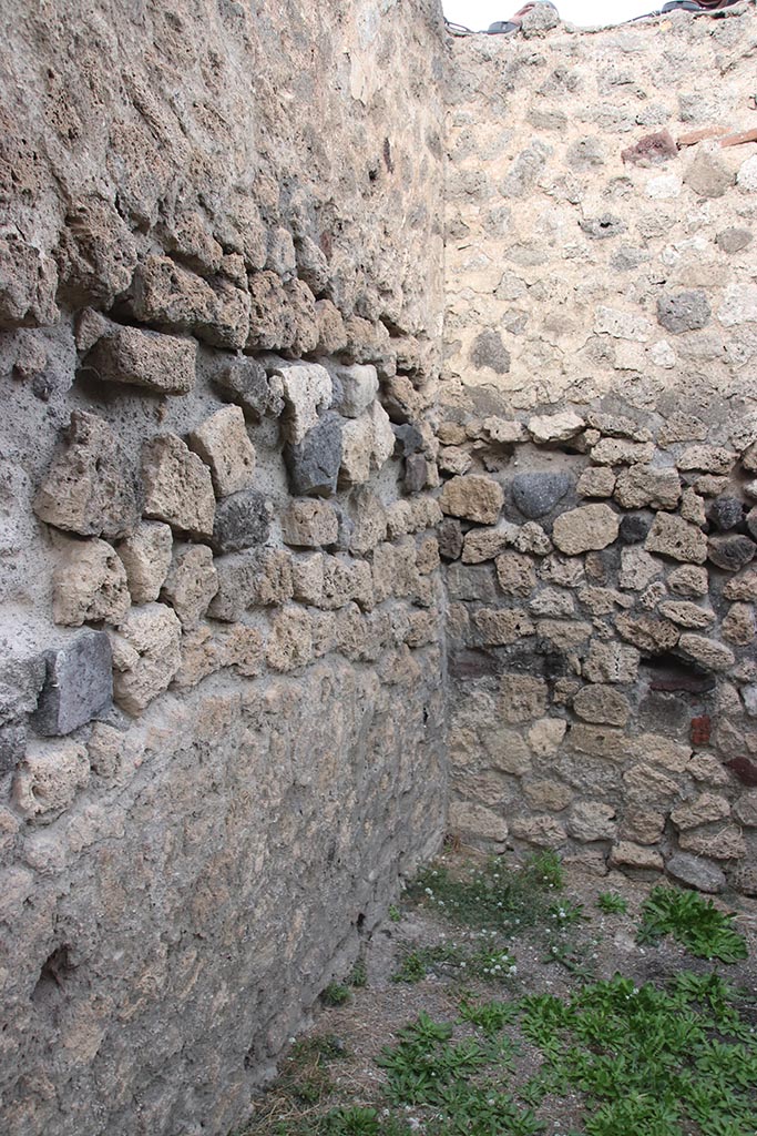 VII.7.2 Pompeii. October 2024. Room “c”, north-east corner. Photo courtesy of Klaus Heese.

