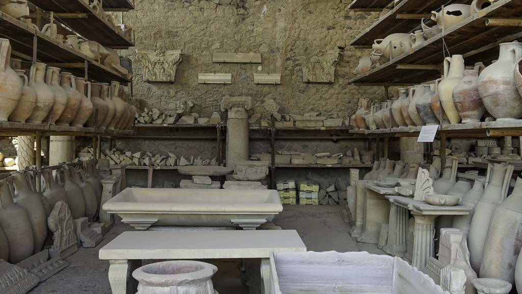 VII.7.29 Pompeii. May 2002. Looking north across items in storage. Photo courtesy of David Hingston.
