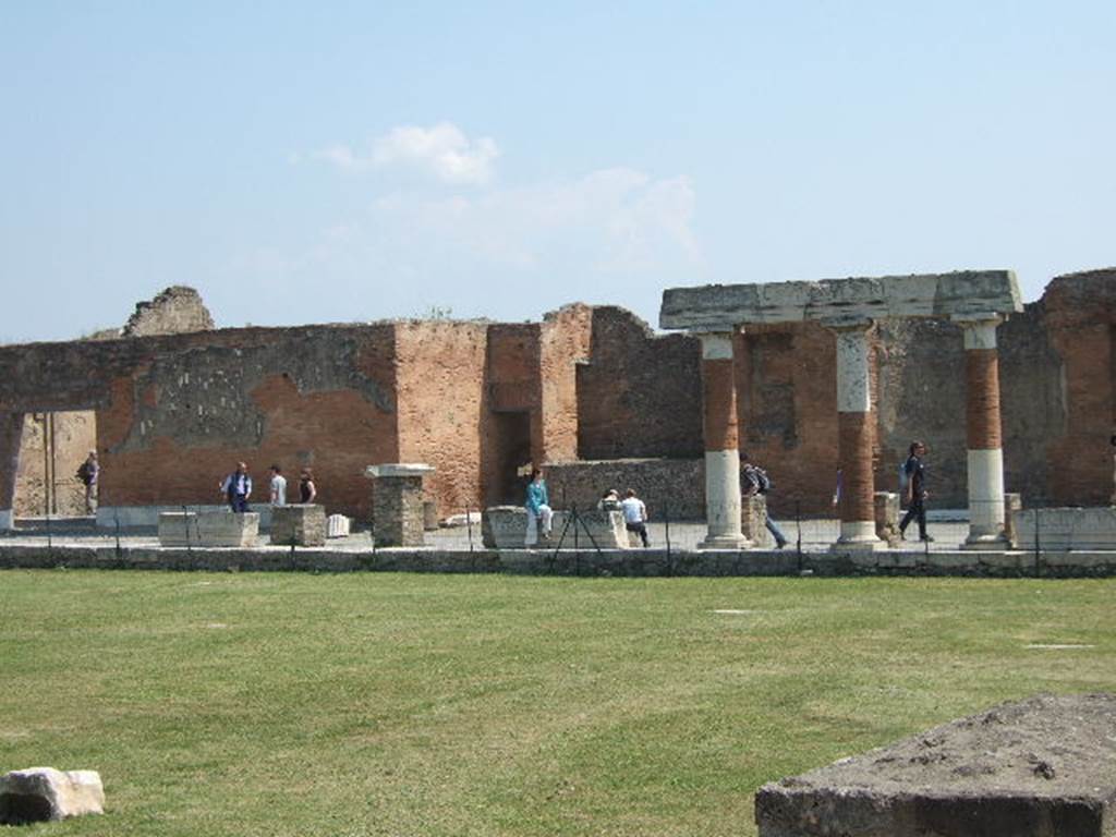 VII.8 Pompeii Forum.  May 2006. East side.