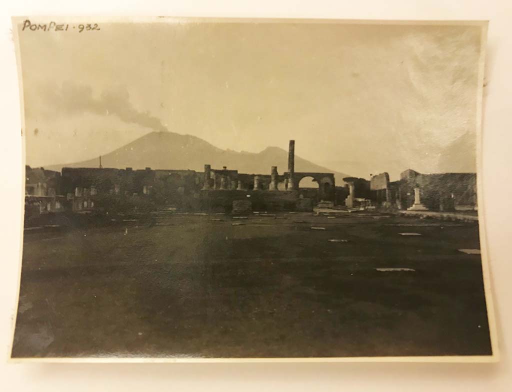 VII.8 Pompeii. 1932. Looking north across Forum. Photo courtesy of Rick Bauer.