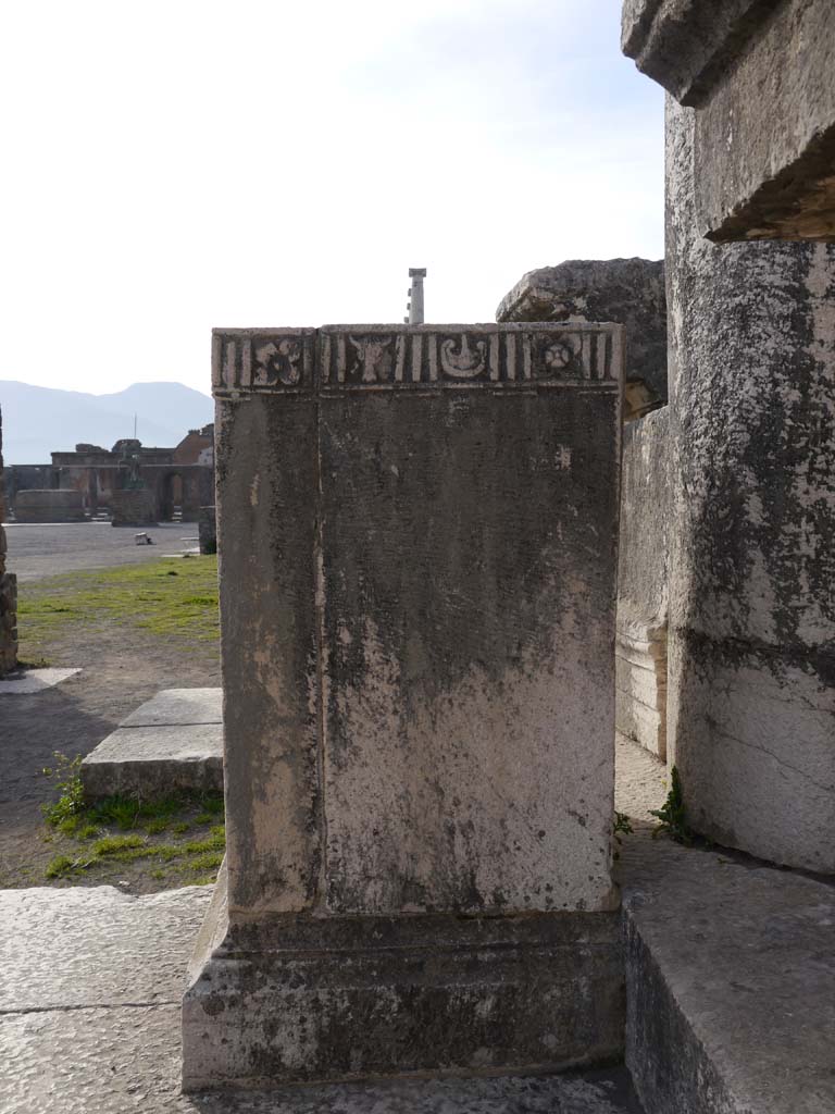 VII.8.00, Pompeii Forum. March 2019. 
Looking towards north side of pedestal base for C. Cuspio Pansae in north-west corner.
Foto Anne Kleineberg, ERC Grant 681269 DÉCOR.
