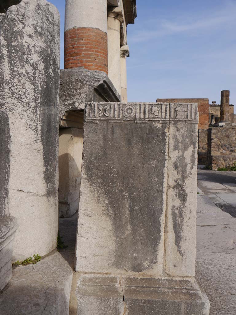 VII.8.00, Pompeii Forum. March 2019. 
Looking towards south side of pedestal base for C. Cuspio Pansae in north-west corner.
Foto Anne Kleineberg, ERC Grant 681269 DÉCOR.
