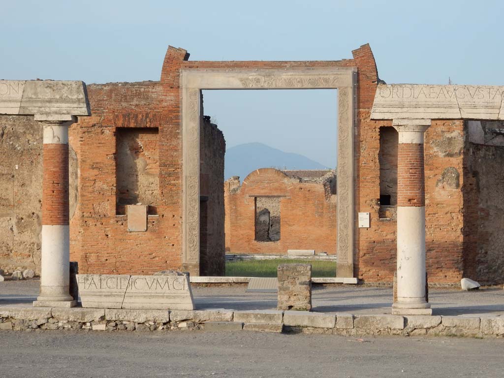 VII.9.1 Pompeii. June 2019. Portico 1. Entrance 6. Photo courtesy of Buzz Ferebee.
