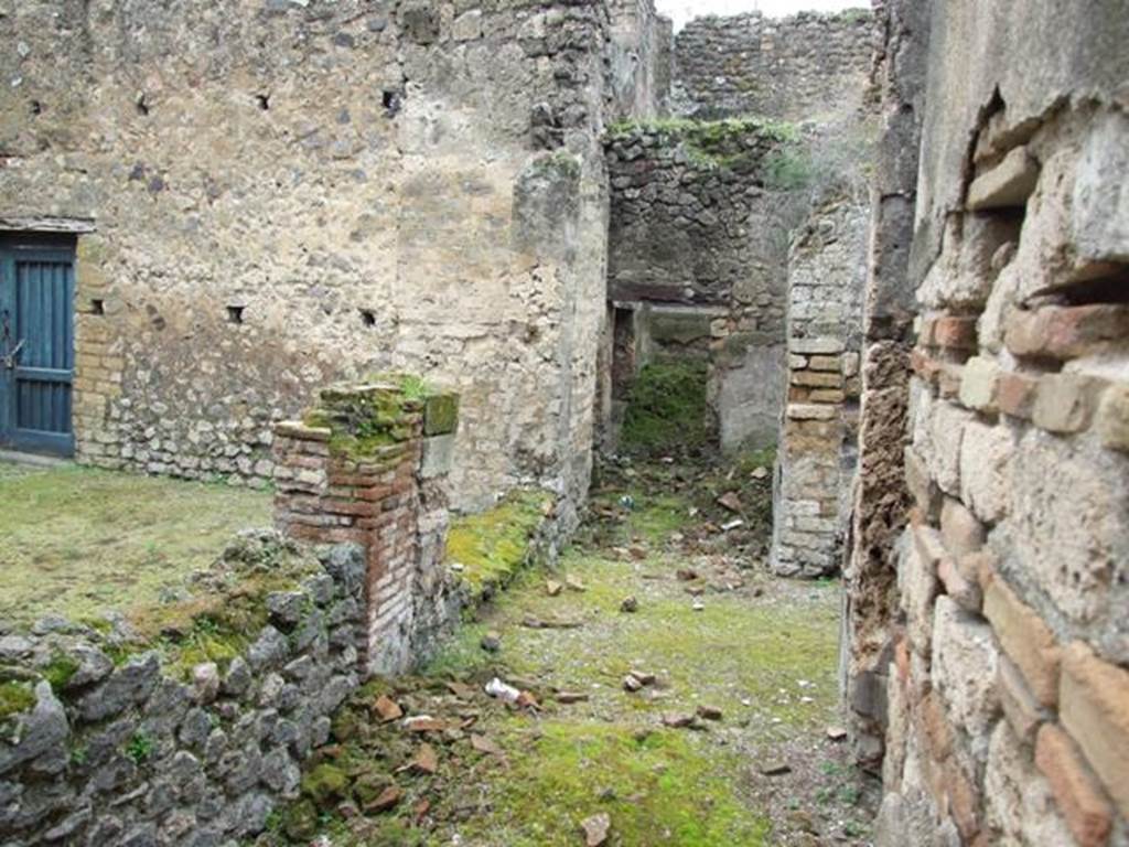 VII.11.14 Pompeii.  March 2009. Room 1. Passageway, looking towards West wall of Garden area “A” and Rooms 5 and 6.