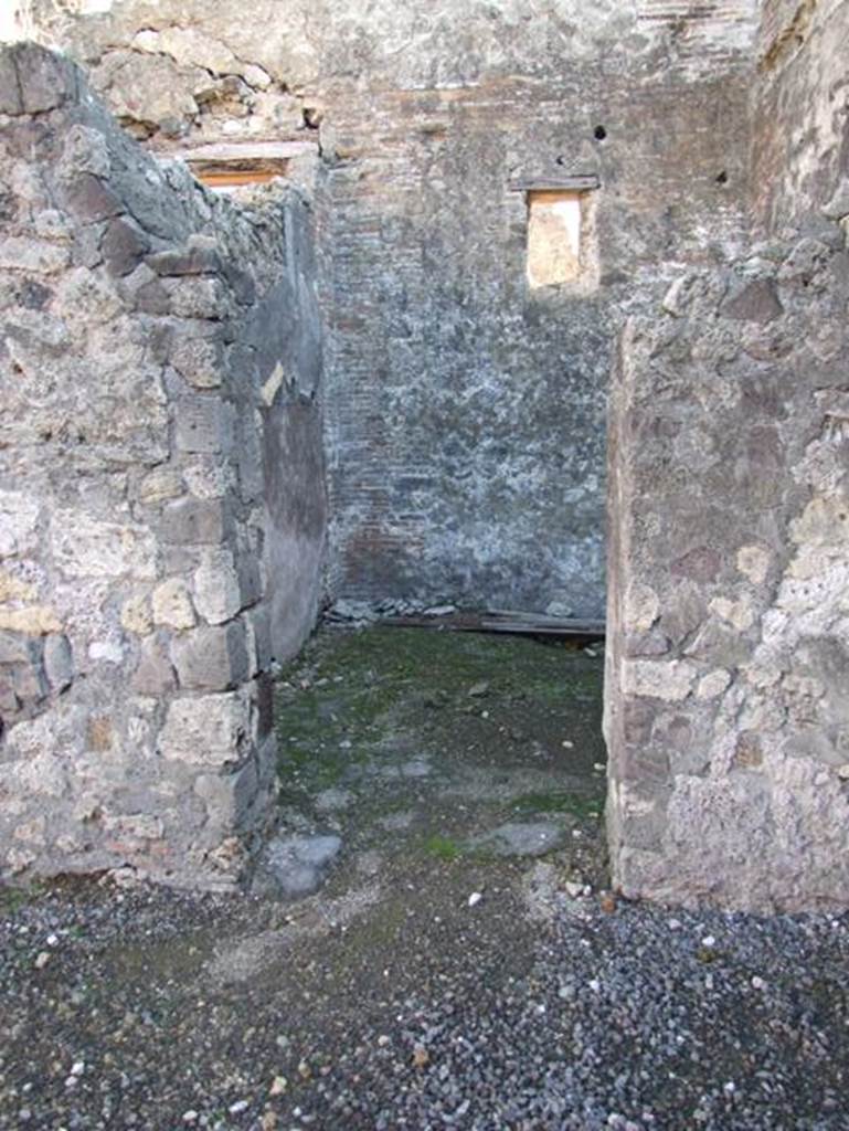 VII.15.1 Pompeii.  December 2007.  Cubiculum on west side of entrance.
