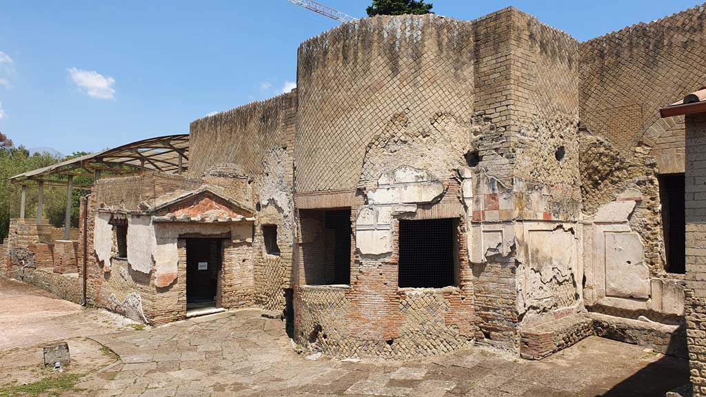 VII.16.a Pompeii. July 2021. Looking towards east side of courtyard C.
Foto Annette Haug, ERC Grant 681269 DÉCOR.
