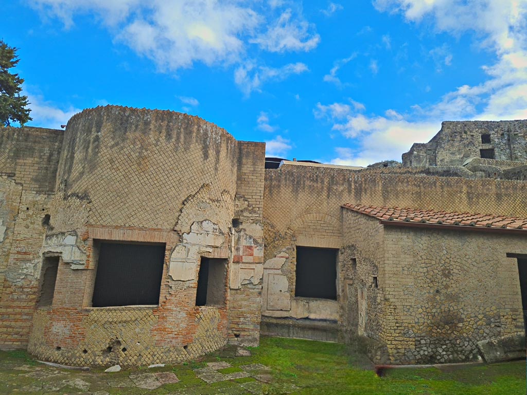 VII.16.a Pompeii. November 2023. 
Courtyard C, looking east towards small area with benches on south side of windows of room 4. Photo courtesy of Giuseppe Ciaramella.

