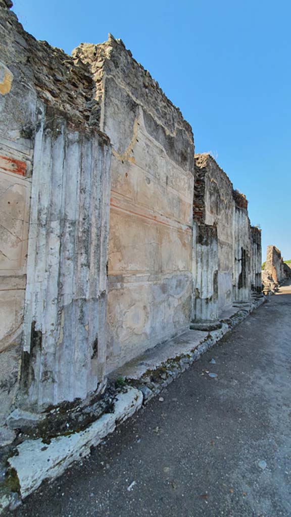 VIII.1.1 Pompeii, October 2020. Basilica, looking west along south wall of south side corridor. Photo courtesy of Klaus Heese.